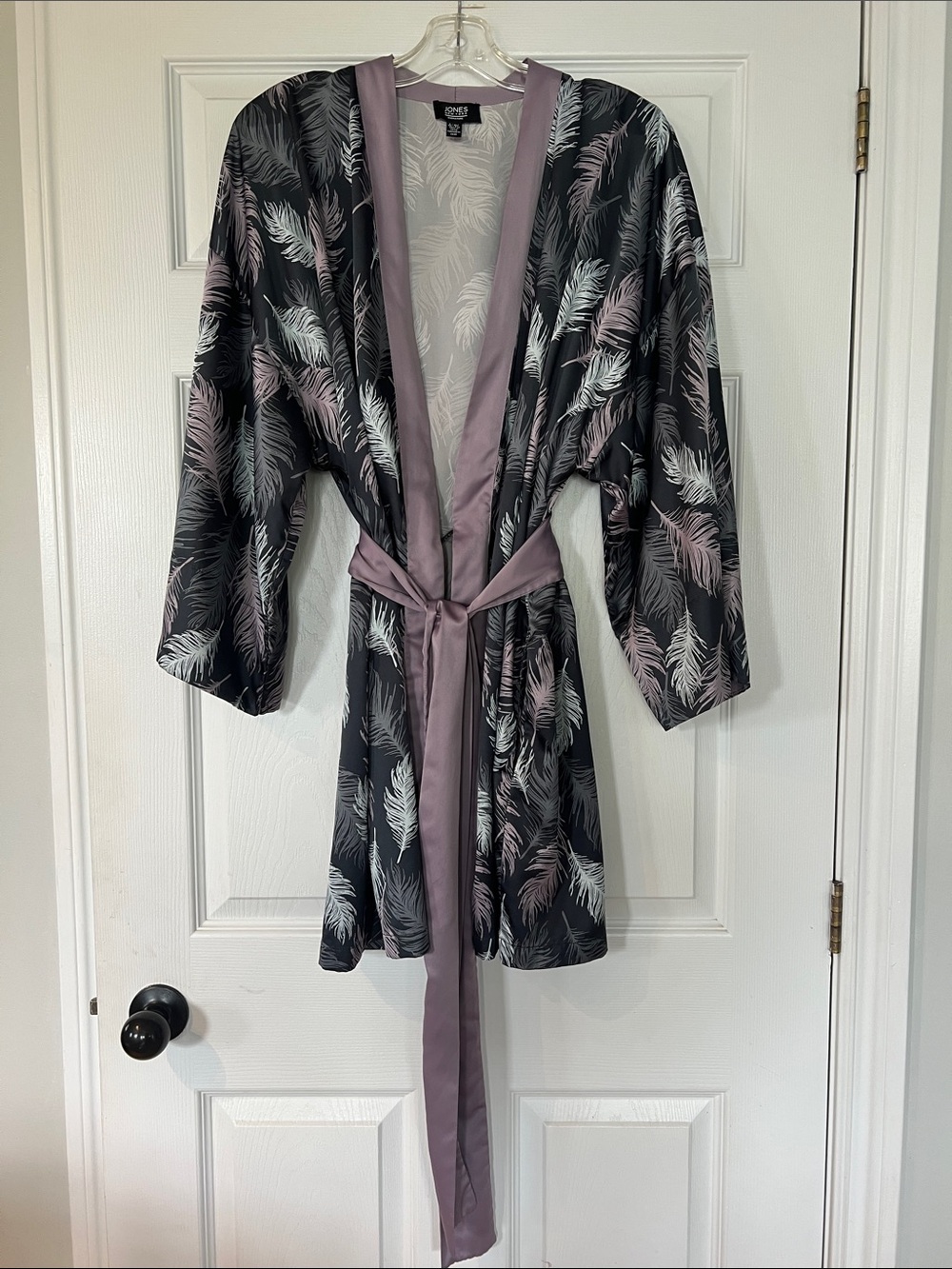 Jones New York Black Satin Kimono Robe with Mauve Feather Print